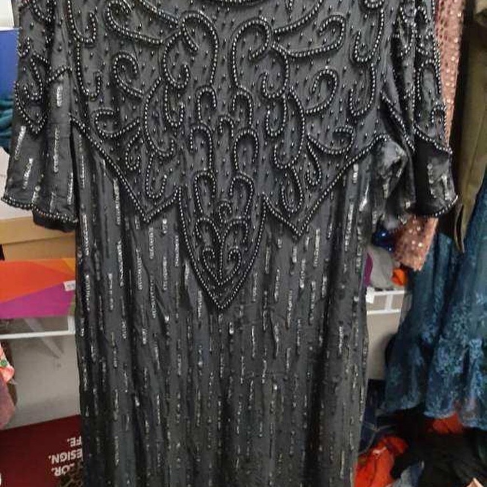 100% Silk, Gorgeous Black beaded sequined dress! Vintage sz 16. Great Condition!